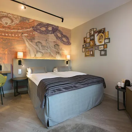 圣奥拉夫普拉斯斯堪迪克酒店 酒店