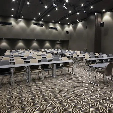 圣奥拉夫普拉斯斯堪迪克酒店 酒店