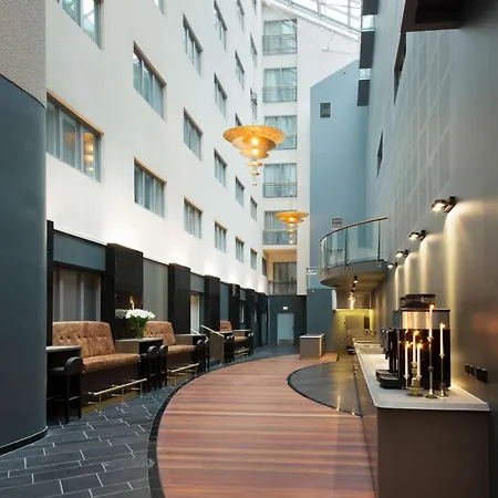 圣奥拉夫普拉斯斯堪迪克酒店 3*