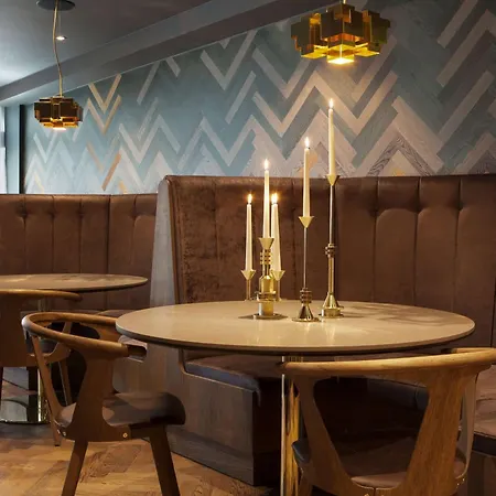 圣奥拉夫普拉斯斯堪迪克酒店 3*