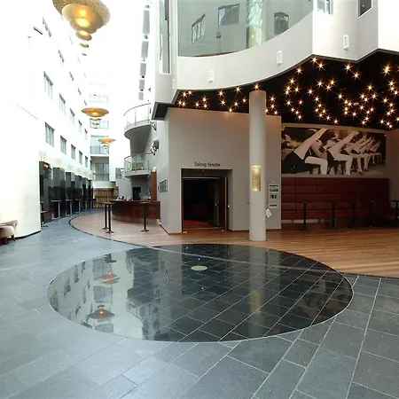 圣奥拉夫普拉斯斯堪迪克酒店 酒店 3*