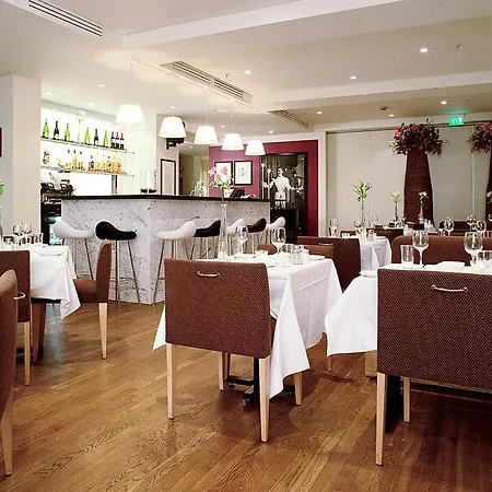 圣奥拉夫普拉斯斯堪迪克酒店 3* 奥斯陆