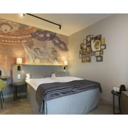 圣奥拉夫普拉斯斯堪迪克酒店 酒店